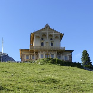 Das Königshaus am Schachen von vorne fotografiert, © Alpenwelt Karwendel | Sandra Hibler