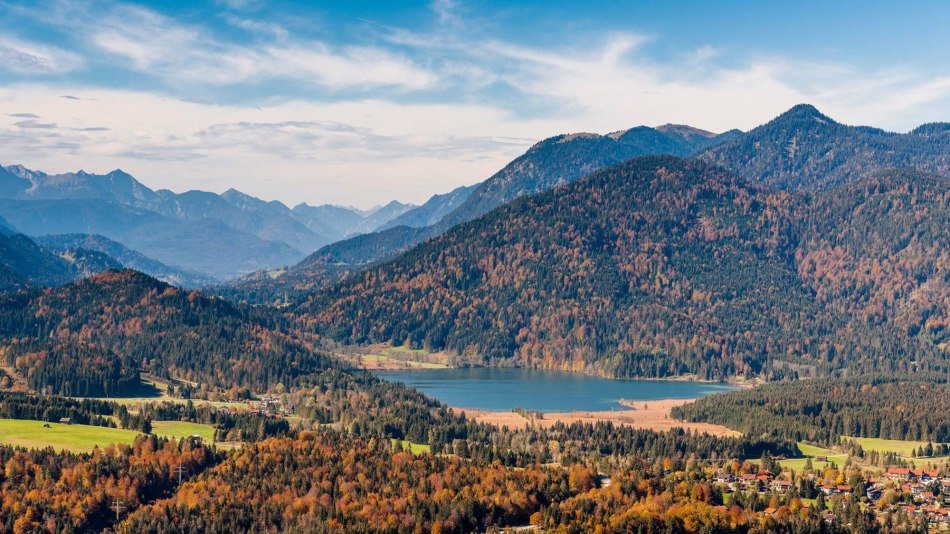 Aussichten in Krün mit Wetterstein- und Estergebirge, © Alpenwelt Karwendel | bayern.by_Gregor Lengler