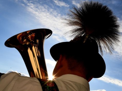 Freilichtkonzert des Gebirgstrachtenvereins Mittenwald, © AWK / Angelika Warmuth