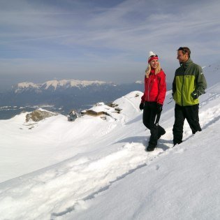 Winterwanderung am Panoramarundweg an der Karwendelbahn Bergstation, © Alpenwelt Karwendel | Wolfgang Ehn