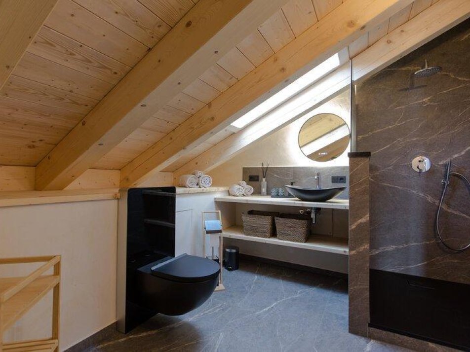 t3q0GEhd23I10pS2JLD2