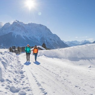 Schnee pur - Winterwanderung in der Alpenwelt Karwendel, © Oberbayern.de | Peter v. Felbert