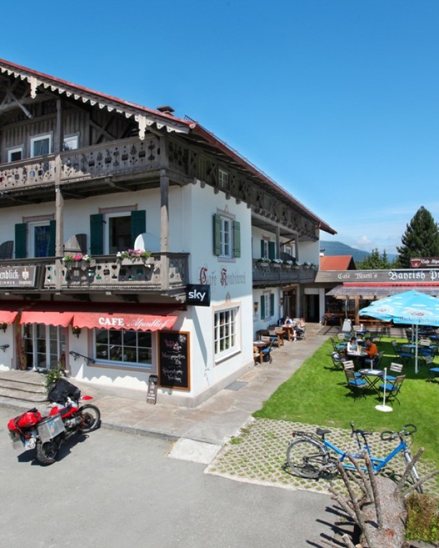 Alpenblick und Bayrish Pub