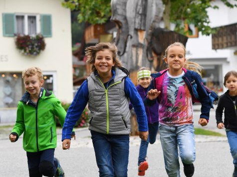 Spaß rund um den Geigenbaum in Mittenwald, © Alpenwelt Karwendel | Angelika Warmuth