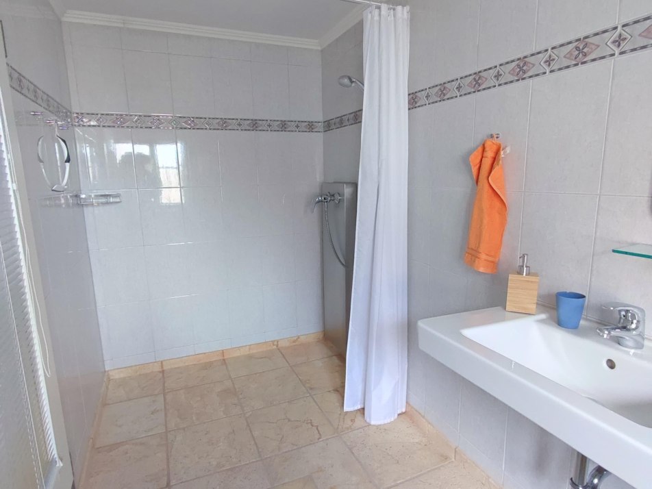 Badezimmer mit Dusche Badezimmer mit Dusche