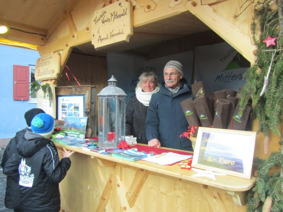 Ingrid Sailer am Christkindlmarkt  (1)