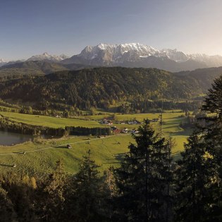 Der Geroldsee mit Karwendel und Wetterstein im Hintergrund, © Alpenwelt Karwendel | Rudolf Pohmann
