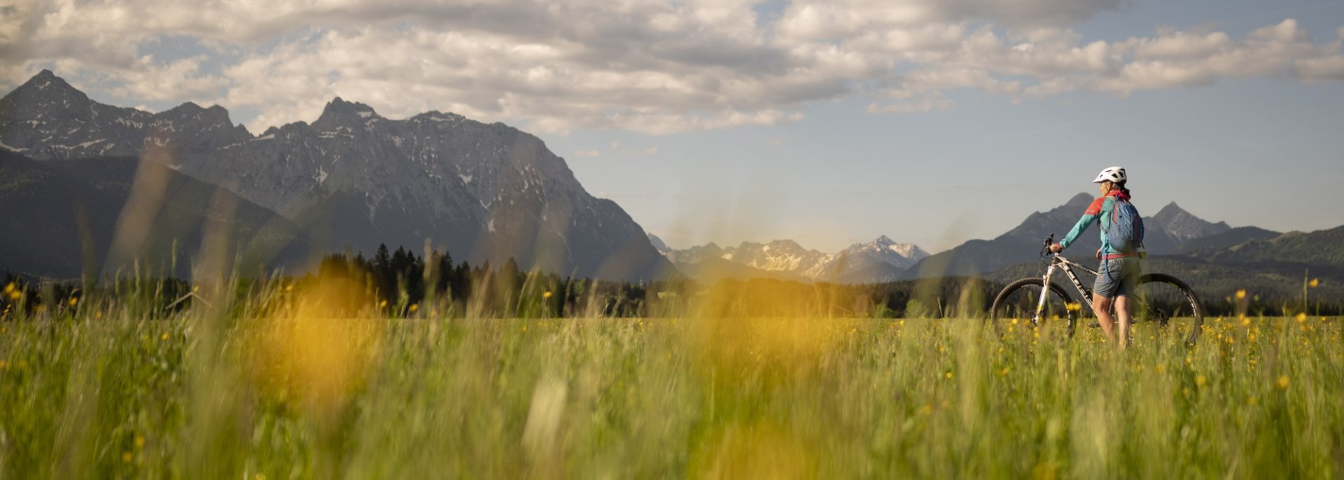 Aussichten bei Krün auf dem Weg von Wallgau zum Barmsee, © Alpenwelt Karwendel | Philipp Gülland Aussichten bei Krün auf dem Weg von Wallgau zum Barmsee, © Alpenwelt Karwendel | Philipp Gülland