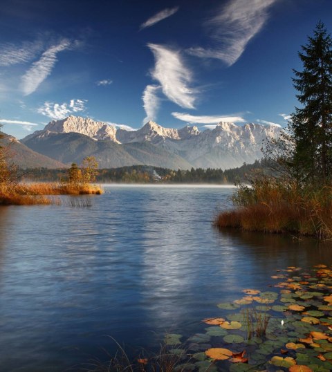 Der Barmsee im Herbst bei Krün , © Alpenwelt Karwendel | Rudolf Pohmann 