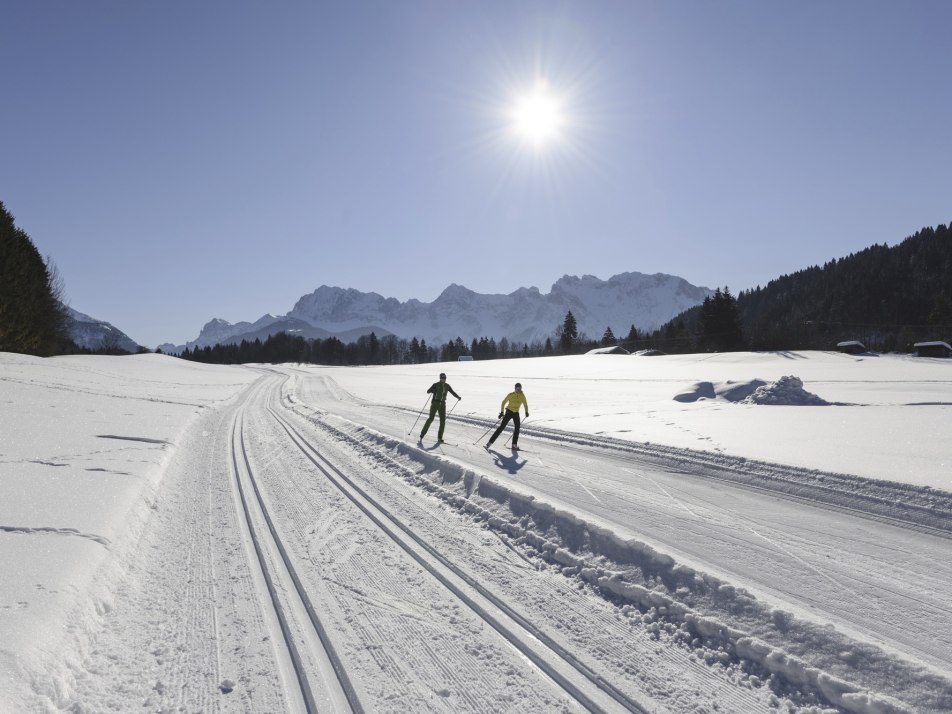 Die Sportliche Loipe E ab Klais bei Sonnenschein, © Alpenwelt Karwendel | Zugspitz Region GmbH | Wolfgang Ehn