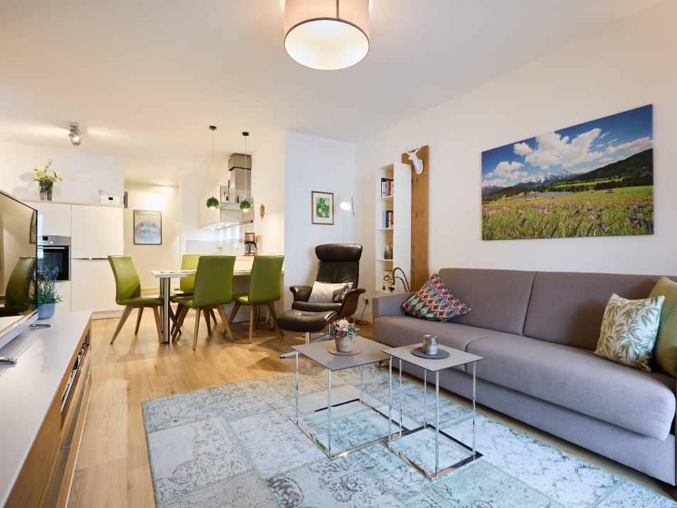 Cozy, bright living room