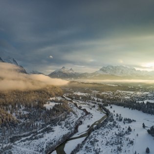 Isar in Krün at wintertime, © Alpenwelt Karwendel | Kriner&Weiermann