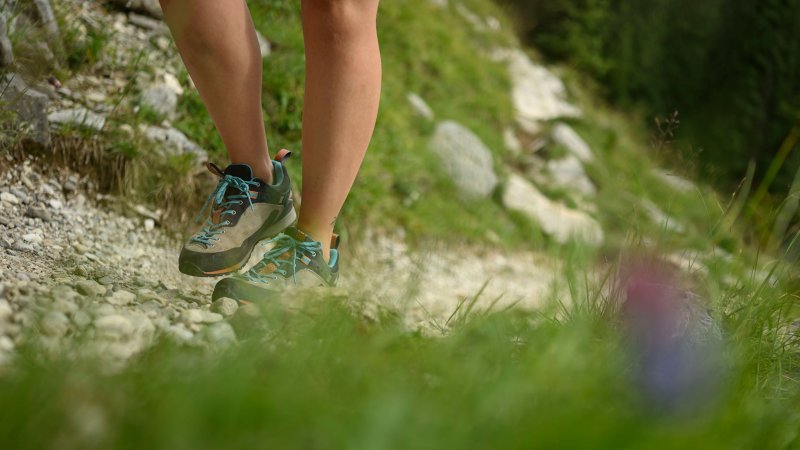 Wanderschuhe im Einsatz, © Alpenwelt Karwendel / Philipp Gülland