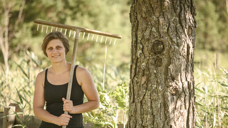 Die herzliche Landwirtin Annemarie Noder aus Mittenwald, © Philipp Gülland