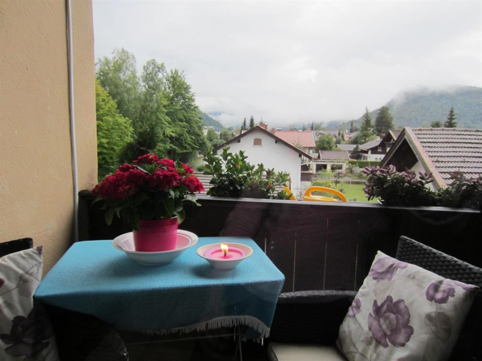 Blick auf die Berge, vom Südbalkon aus., © Balkony, overlooking the.