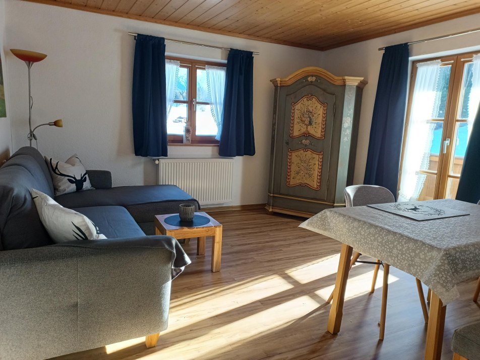 Wohn. - Essbereich mit Südbalkon Wohn. - Essbereich mit Südbalkon