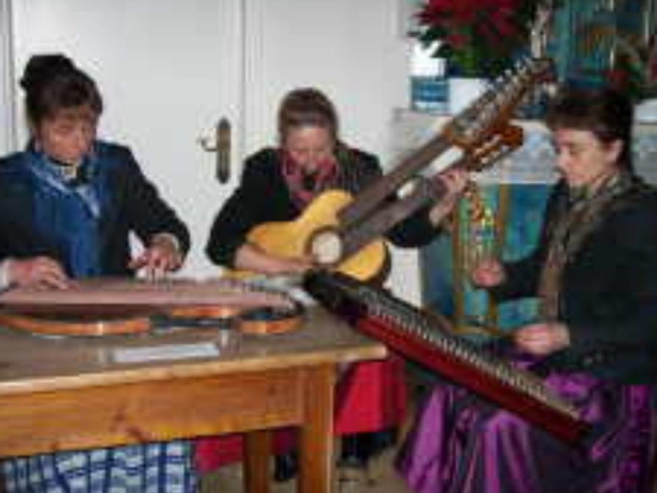 Mittenwalder Hausmusik machen