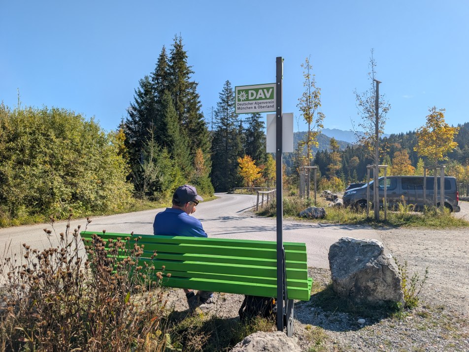 DAV-Mitfahrbank_Elmau_hinten1.jpg, © Alpenwelt Karwendel | Isabell Prior