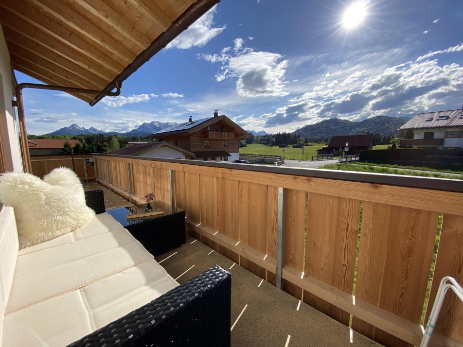 Westbalkon mit Zugspitzblick
