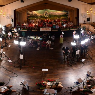 Saalansicht von oben, Livestream Kurhaus Krün, © Philipp Güland