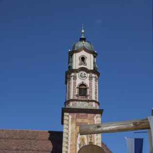 Pfarrkirche St. Peter und Paul im Mittenwalder Obermarkt, © Alpenwelt Karwendel | Hubert Hornsteiner