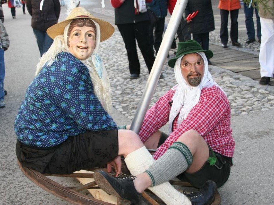 Traditionelles Faschingstreiben in der Fußgängerzone