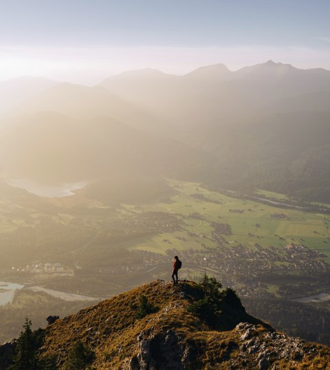 Sonnenuntergang auf dem Seinskopf über Krün, © Alpenwelt Karwendel | André Alexander @formgestalter