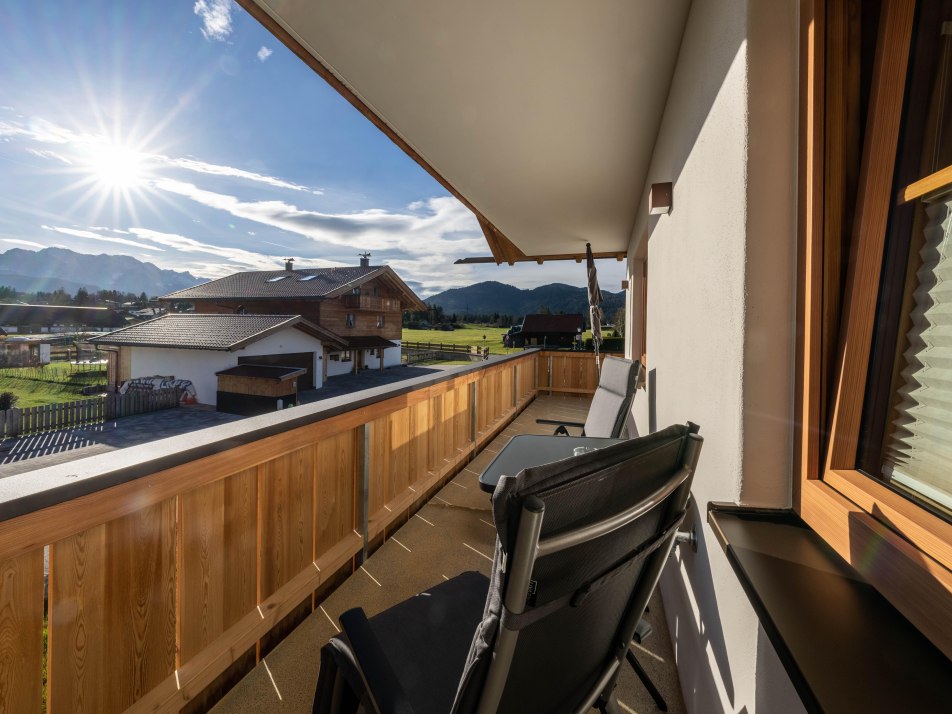 Blick vom Südbalkon Richtung Wettersteingebirge