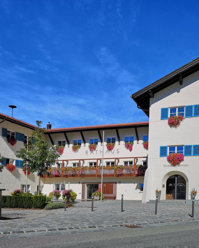 The Mittenwald Town Hall with tourist information, © Andreas Karner
