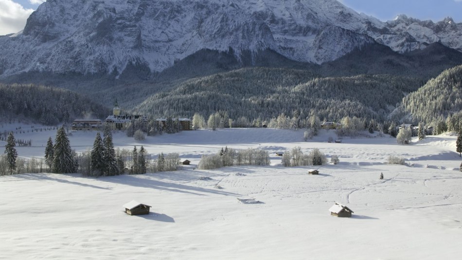 Elmauer Tal im Winter mit Blick auf Wettersteingebirge, © Alpenwelt Karwendel | Schloss Elmau