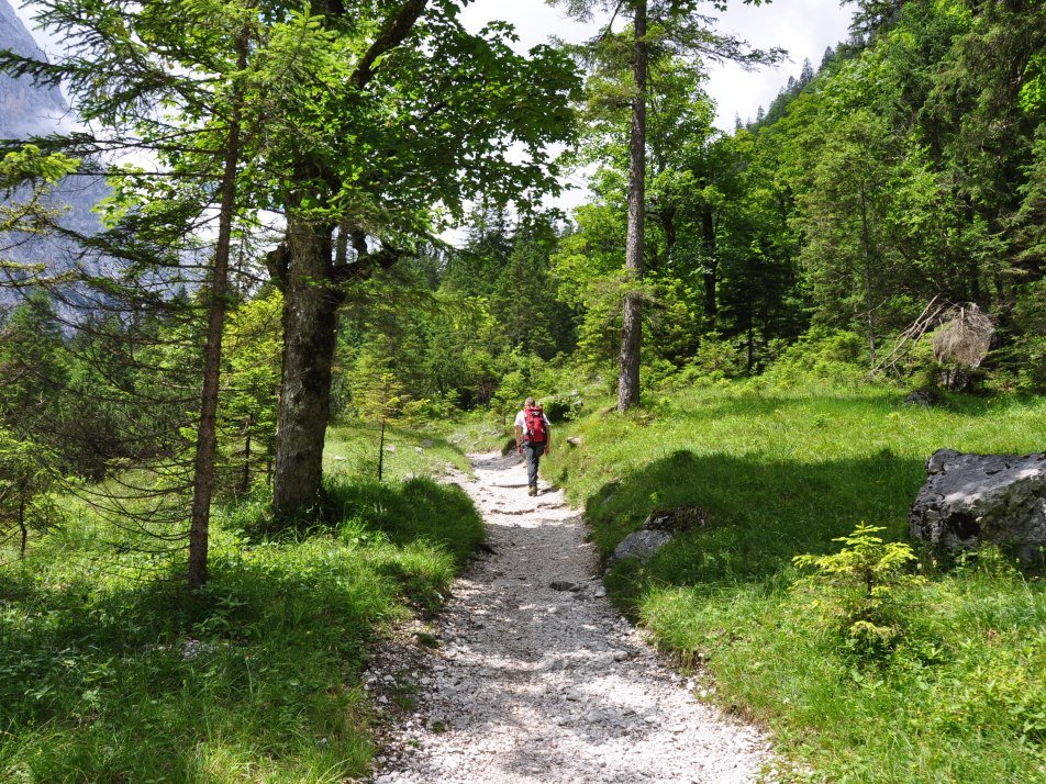 Reintalangerhütte - Bequemer Zustieg auf schmalen Pfaden