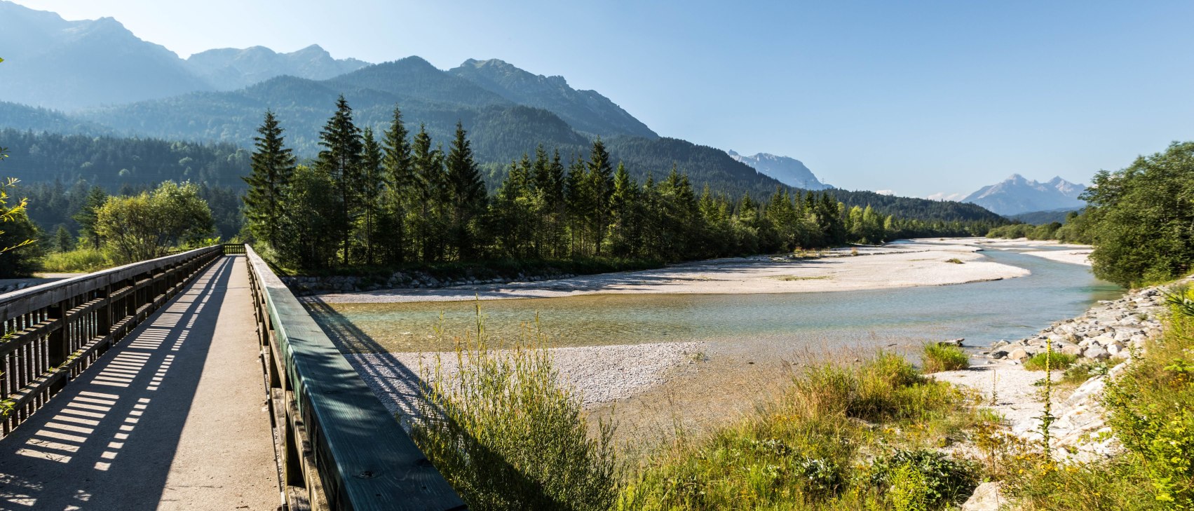 Isarsteg in Wallgau, © Alpenwelt Karwendel | Zugspitz Region GmbH | Erika Sprengler, Erika Spengler / ulligunde.com