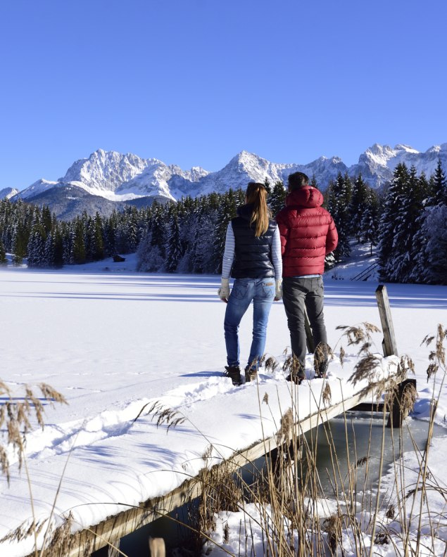 Schneereiche Landschaften und gezuckerte Gipfel erleben Sie im Winter rund um Mittenwald, Krün und Wallgau, © Alpenwelt Karwendel | Stefan Eisend