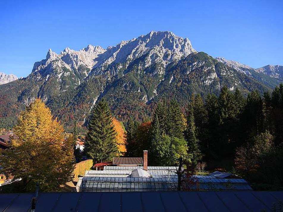 Blick vom Balkon zum Karwendel