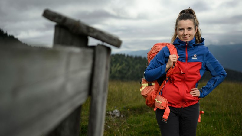 Alessa unterwegs auf dem Berg, © Alpenwelt Karwendel / Philipp Gülland