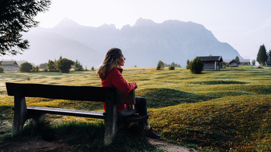 Pure autumn pleasure on the mogul meadows between Krün and Mittenwald, © Alpenwelt Karwendel | André Alexander @fromgestalter