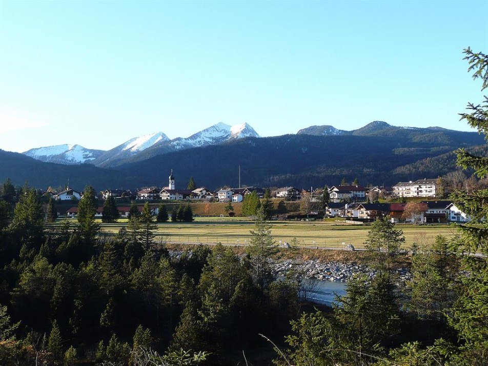 Dorfblick mit Krottenkopf Dorfblick mit Krottenkopf