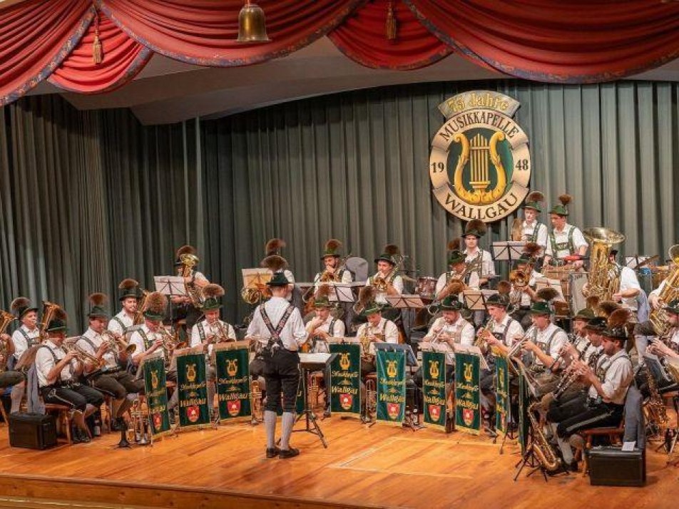 Jahresabschlusskonzert mit der Musikkapelle Wallgau, © Alpenwelt Karwendel | Rosmarie Karg Jahresabschlusskonzert mit der Musikkapelle Wallgau, © Alpenwelt Karwendel | Rosmarie Karg