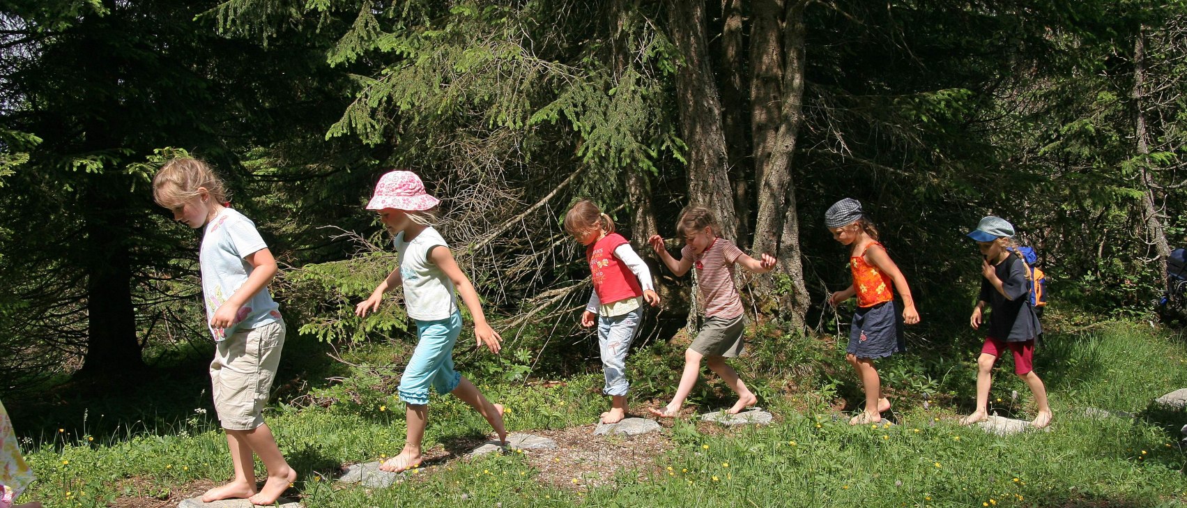 Barfusswanderweg Kranzberg, © Alpenwelt Karwendel | Rudolf Pohmann Barfusswanderweg Kranzberg, © Alpenwelt Karwendel | Rudolf Pohmann