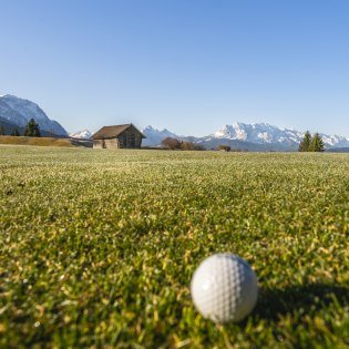 View from the wallgau golf course on Karwendel and Wetterstein, © Alpenwelt Karwendel | Paul Wolf