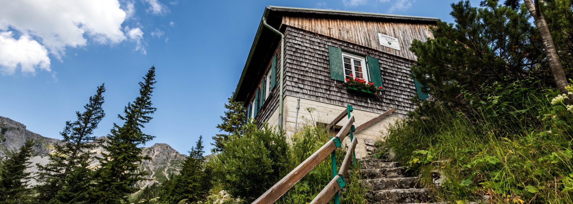 Blick auf das Soiernhaus von der Treppe am Anstieg, © Erika Sprengler / Zugspitzregion