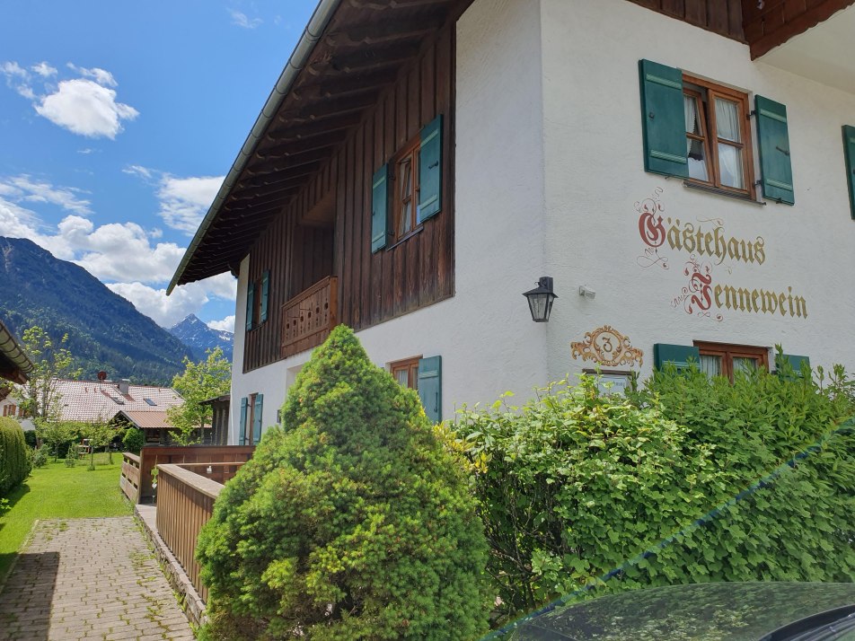 Herzlich willkommen im Gästehaus Jennewein !