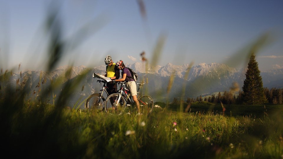 From bathing lakes and moguls over alpine pastures and peaks - moutainbiking around Mittnewlad, Krün and Wallgau, © Alpenwelt Karwendel | Wolfgang Ehn