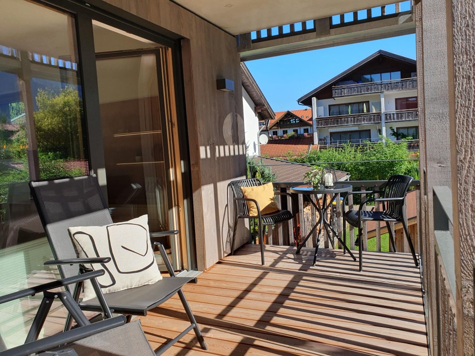 ruhiger, möblierter Balkon ruhiger, möblierter Balkon