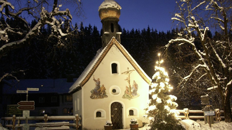 Kapelle Klais im Winter Weihnachten, © Alpenwelt Karwendel | Wilfried Gans
