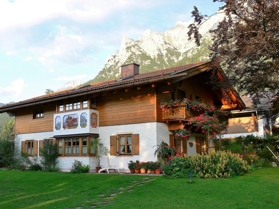 Haus Rotbuche in Sommer