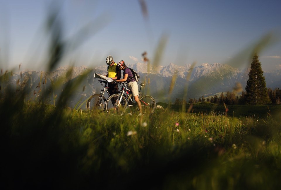 Von Badeseen und Buckelwiesen über Almen und Gipfel - Moutainbiken rund um Mittnewlad, Krün und Wallgau, © Alpenwelt Karwendel | Wolfgang Ehn