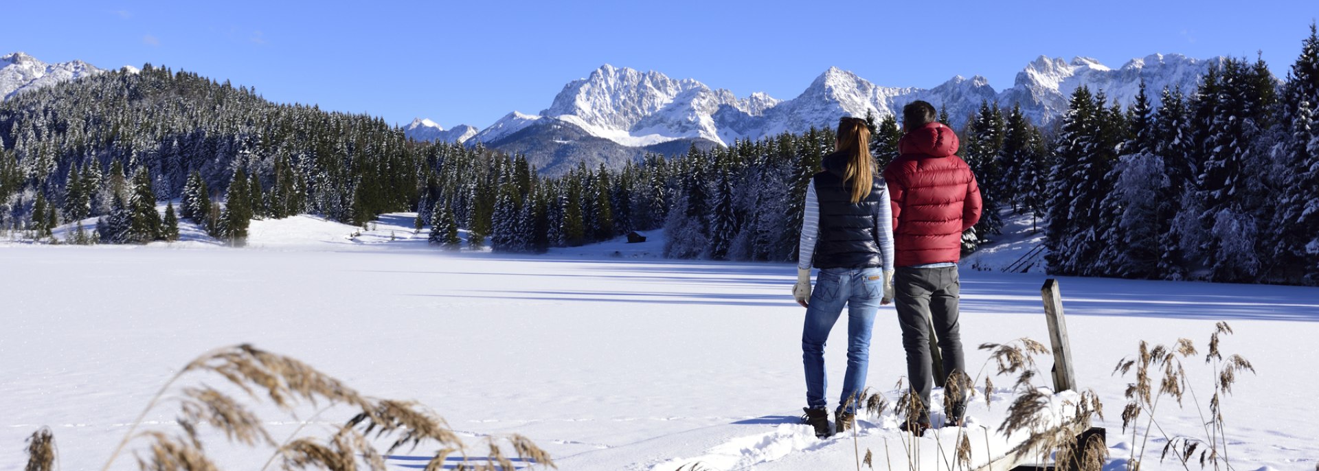 Schneereiche Landschaften und gezuckerte Gipfel erleben Sie im Winter rund um Mittenwald, Krün und Wallgau, © Alpenwelt Karwendel | Stefan Eisend