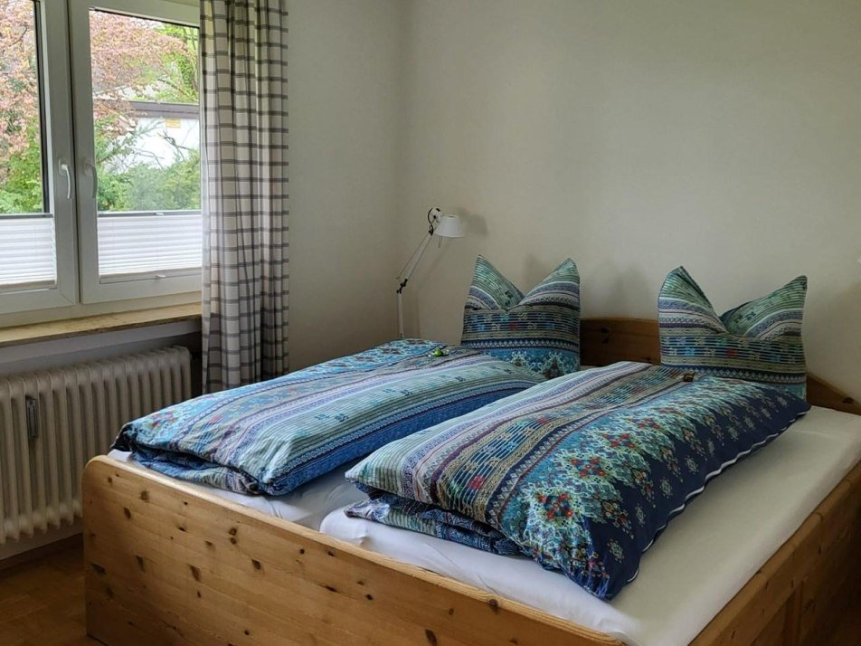 Schlafzimmer 1