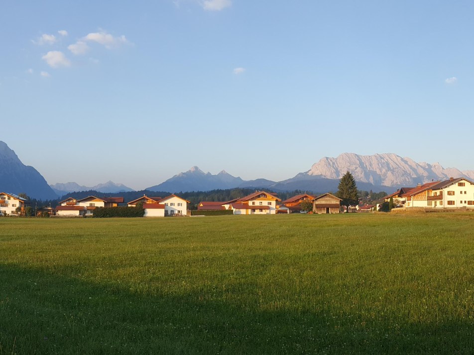Hausansicht mit herrlichem Bergblick